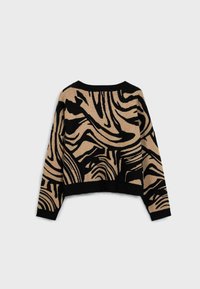 Sweter w kolorze brązowym i czarnym z wzorem fali, dzianinowa struktura, okrągły dekolt i ściągacz u dołu. Krótki fason z długimi rękawami.