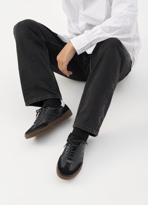 LEO - Sneakersy niskie