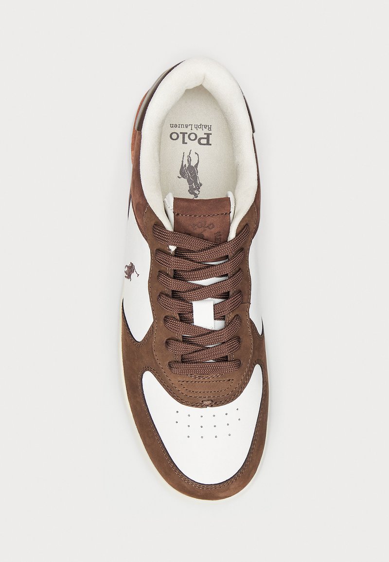 lauren polo shoes ralph lauren leder schuhe Polo Ralph Lauren MASTERS COURT NUBUCK LEATHER SNEAKER UNISEX Sneaker  low deckwash white/tonal brown/braun Zalando