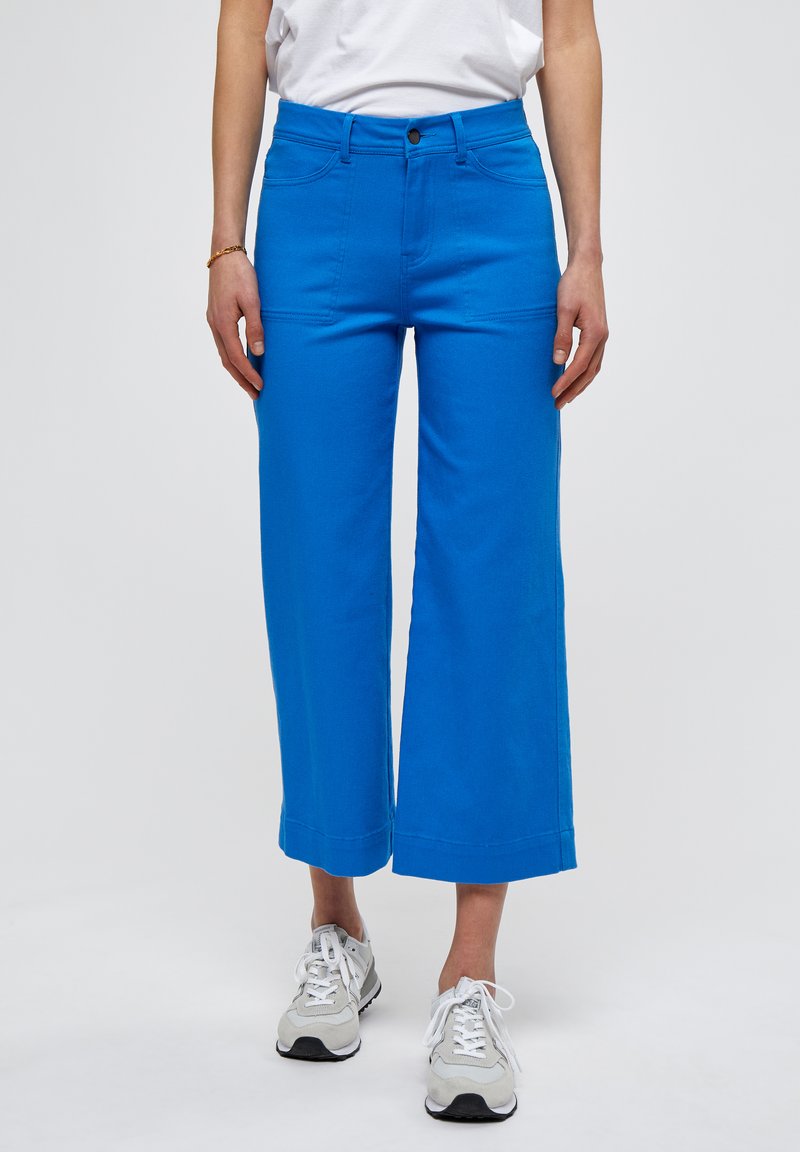 Desires DEFLORENCE PANTS - Traperice krojene za nošenje s čizmama - french blue