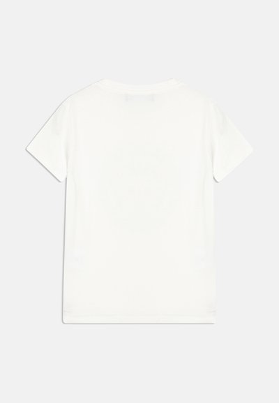 Camiseta de algodón blanca de manga corta, con cuello redondo y una textura suave. Sin gráficos ni patrones visibles en la parte posterior.