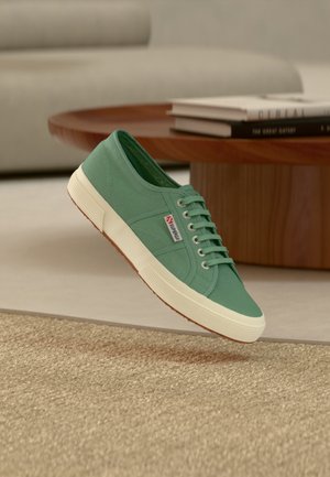 Superga 2750 COTU CLASSIC - Sneaker low - green feldspar/favorio