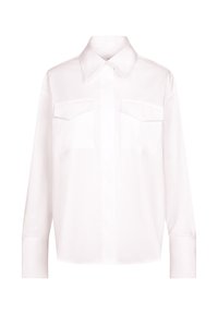 Camicia bianca con bottoni realizzata in tessuto di cotone morbido. Presenta un colletto classico, due tasche sul petto e maniche lunghe con polsini abbottonati.