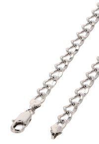 Zilveren chunky ketting met een karabijnsluiting, weergegeven op een witte achtergrond.