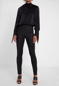 Patrizia Pepe Pantalon classique - black