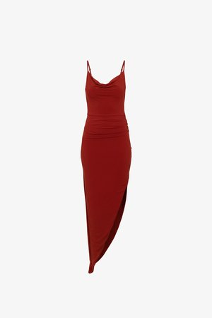 Ärmelloses, rostrotes asymmetrisches Kleid mit Spaghettiträgern, drapiertem Ausschnitt, geraffter Taille und einem seitlichen Oberschenkel-Schlitz.