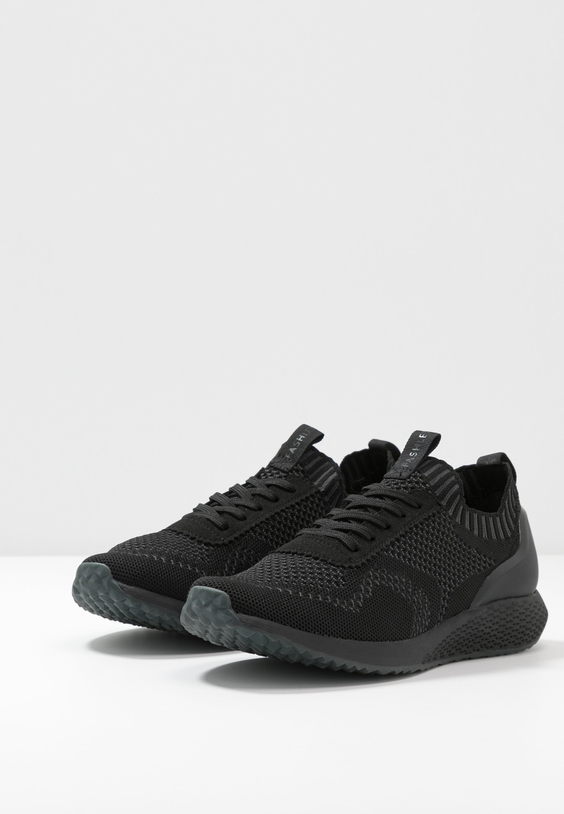 Tamaris Fashletics Joggesko blackdark grey Zalando.no Tamaris Fashletics Joggesko blackdark grey Zalando.no