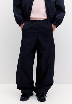 PULL&BEAR TWIN czarny