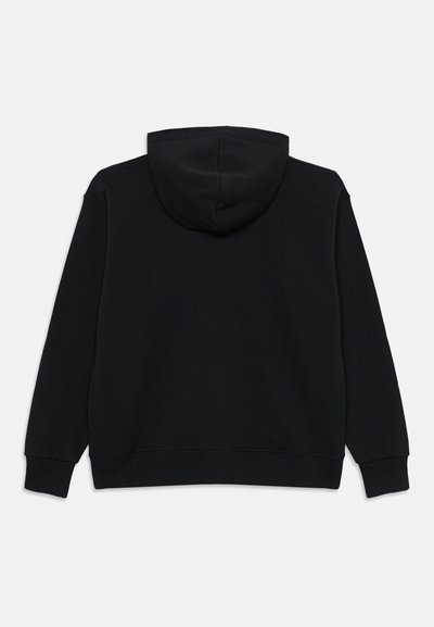 Haut à capuche noir en coton, doté d'une capuche spacieuse, de manches longues, de poignets côtelés et d'un design uni sans graphiques ni motifs visibles.