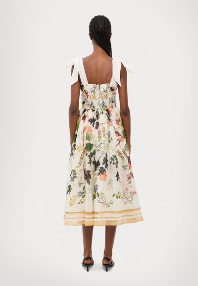 Alice + Olivia HAVEN MIDI DRESS - Vapaa-ajan mekko - blush kiss vanilla