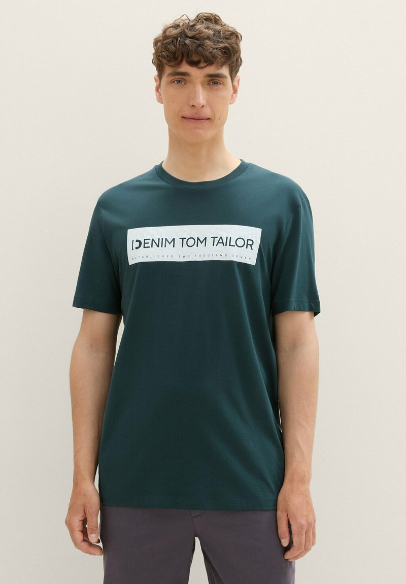 TOM TAILOR DENIM LOGO - Tričko s potlačou - dark gable green