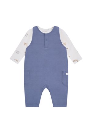 Blauw mouwloos babyrompertje met voorzakken, gedragen over een witte longsleeve met kleine dierenprints.