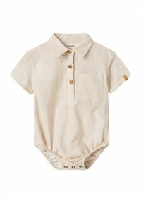 Romper beige a maniche corte con colletto, tre bottoni in legno e tasca frontale; presenta chiusure a pressione nella parte inferiore.