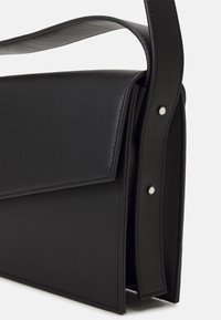 Gina Tricot Handväska - black