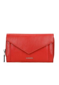 Rood leren portemonnee met een envelopflapontwerp, zilveren hardware en gestikte details. Heeft een ritscompartiment aan de zijkant.