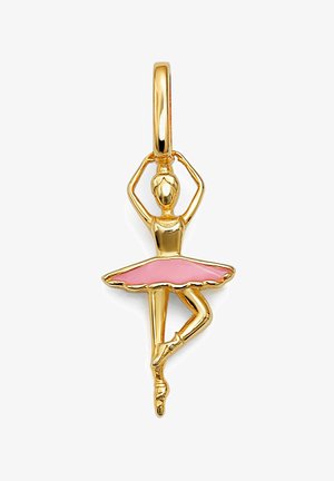 Zlatý prívesok tanečnice baletu s ružovou tutu, detailným telom a zdvihnutými pažami, hladkou textúrou, lešteným povrchom a očkom na pripevnenie.