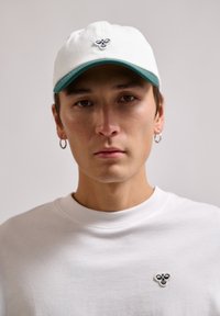 Hummel BEE - Cap - tofu eden