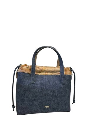Blaue strukturierte Handtasche mit zwei Griffen und einem oberteil in Hellbraun mit Kartenmuster und Kordelzugverschlüssen an jeder Seite.