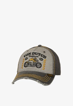 Gorra de béisbol gris con costuras amarillas, diseño de motocicleta bordado y texto "Von Dutch California". Tela desgastada y visera redondeada.