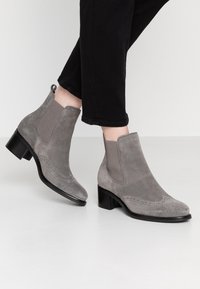 Pier One Botines bajos - grey