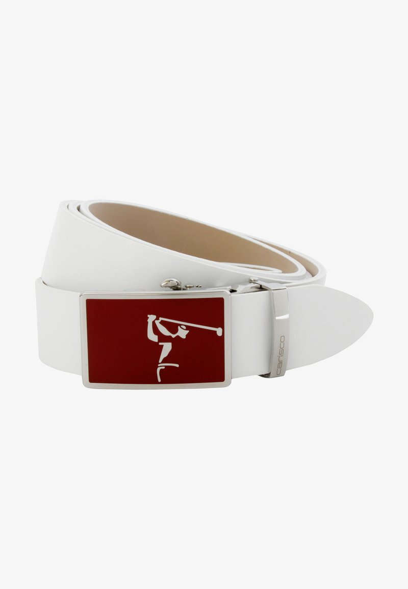 Weißer synthetischer Gürtel mit einer rechteckigen roten Schnalle, die eine Golfer-Silhouette in Weiß zeigt. Chrome-Hardware-Akzente. Glatte Textur.