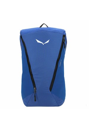 Mochila azul hecha de tela duradera con un patrón de cuadrícula. Presenta dos bolsillos negros con cremalleras y un logo blanco prominente en la parte frontal.