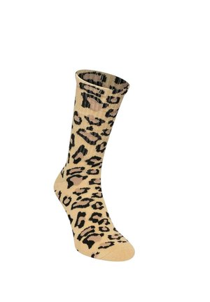 Calzino beige con motivo leopardato nero e marrone scuro, mostrato in posizione verticale su sfondo bianco.