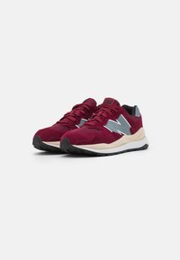 New Balance 5740 UNISEX - Sapatilhas - garnet