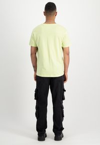 Alpha Industries Triko s potiskem - arctic lime