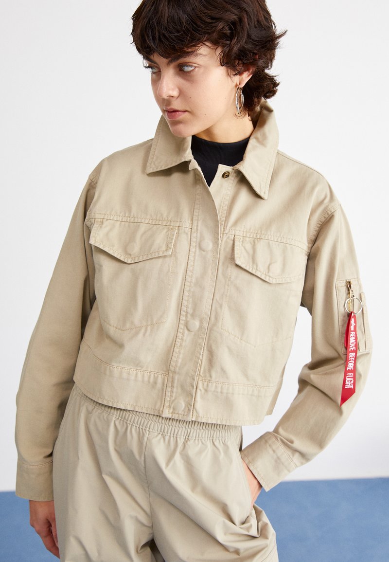 Alpha Industries - DECK JACKET CROPPED - Giacca leggera - vintage sand, Ingrandire