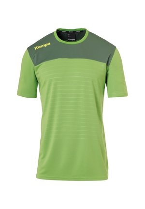 Kurzärmliges Sportshirt in leuchtendem Grün mit dunkelgrüner Schulterpartie. Mit horizontalen Streifen, Rundhals und dem gelben "Kempa"-Logo auf der Schulter.