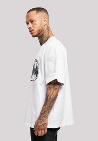 F4NT4STIC BATMAN SUPERHELD COMIC SKETCH LOGO OVERSIZE - Camiseta estampada - white