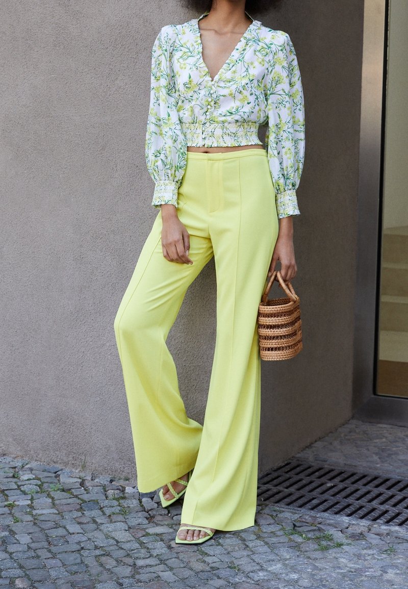 Alice + Olivia Blouse - off-white