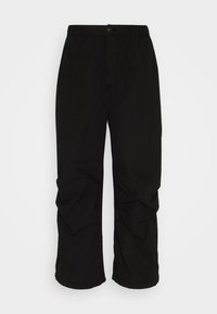 Schwarze Hose mit elastischem Bund, Frontknopf, weitem Bein und strukturiertem Stoff mit dezenten Drapierungsdetails.