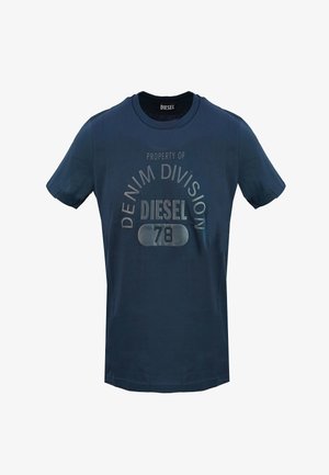 T-shirt in cotone blu navy con maniche corte, scollatura rotonda e stampe "DENIM DIVISION" e "DIESEL 78" sul fronte.