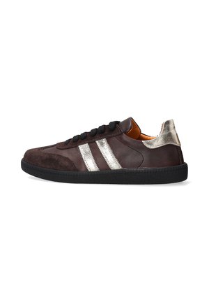 Sneakers - brown