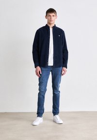 Tommy Hilfiger CORE BLEECKER  - Jeans Slim Fit - mid blue