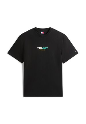 T-shirt noir à manches courtes avec le logo "TOMMY JEANS" en blanc, turquoise et jaune sur la poitrine, et un petit drapeau Tommy sur la manche gauche.