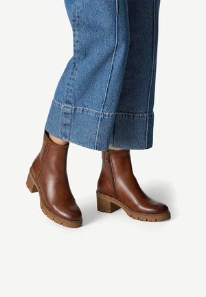 Marco Tozzi Bottines à plateau - chestnut