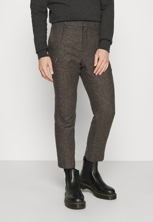 STANLEY TROUSER - Pantalones - brown