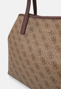 Guess VIKKY II - Rokassoma - latte brown