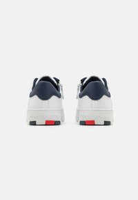 Tommy Hilfiger NATHAN UNISEX - Sneakers basse - white