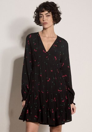 Apricot, CHERRY PRINT CREPE MINI DRESS - Vestido informal - black