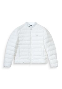 Giacca imbottita bianca con chiusura a zip, collo rotondo e due tasche frontali. Presenta una texture trapuntata e un branding discreto sul petto.