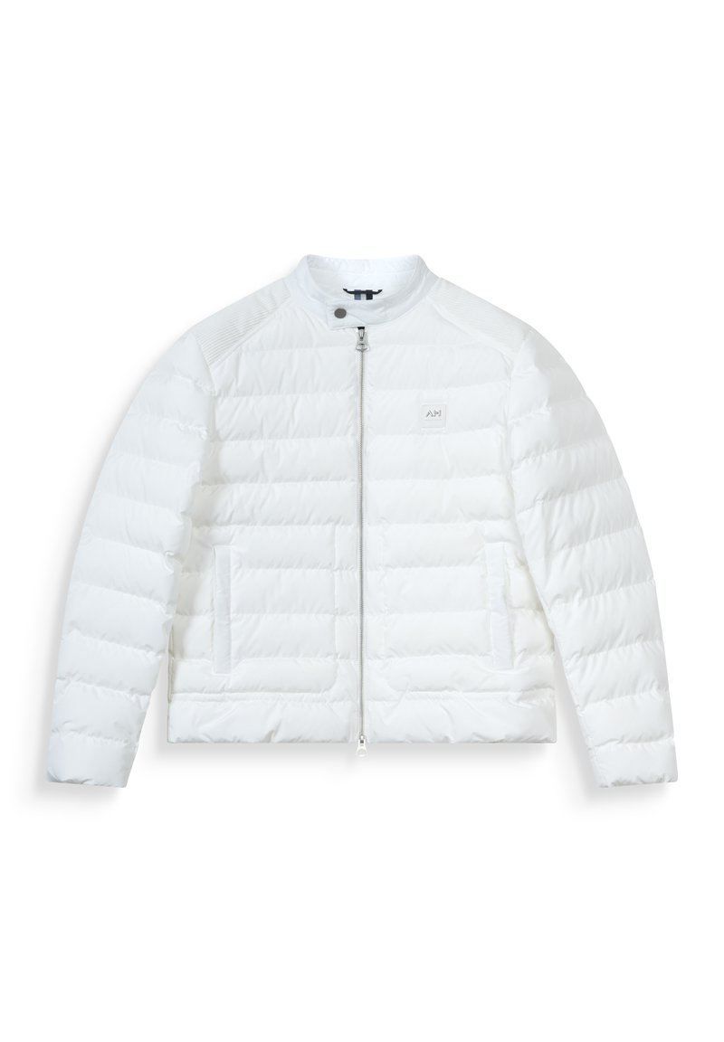 Giacca imbottita bianca con chiusura a zip, collo rotondo e due tasche frontali. Presenta una texture trapuntata e un branding discreto sul petto.