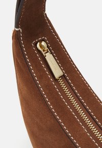 MICHAEL Michael Kors AVRA SLING XBODY - Ülerinna-kott - luggage