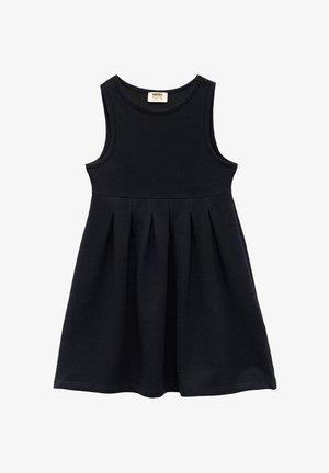 Abito senza maniche nero con scollatura a girocollo, caratterizzato da pieghe in vita e un tessuto morbido e strutturato. Progettato per bambini.