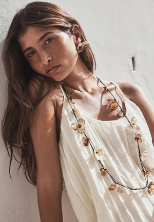 Next, RESIN FLOWER ROPE LONG NECKLACE . - Necklace - brown
