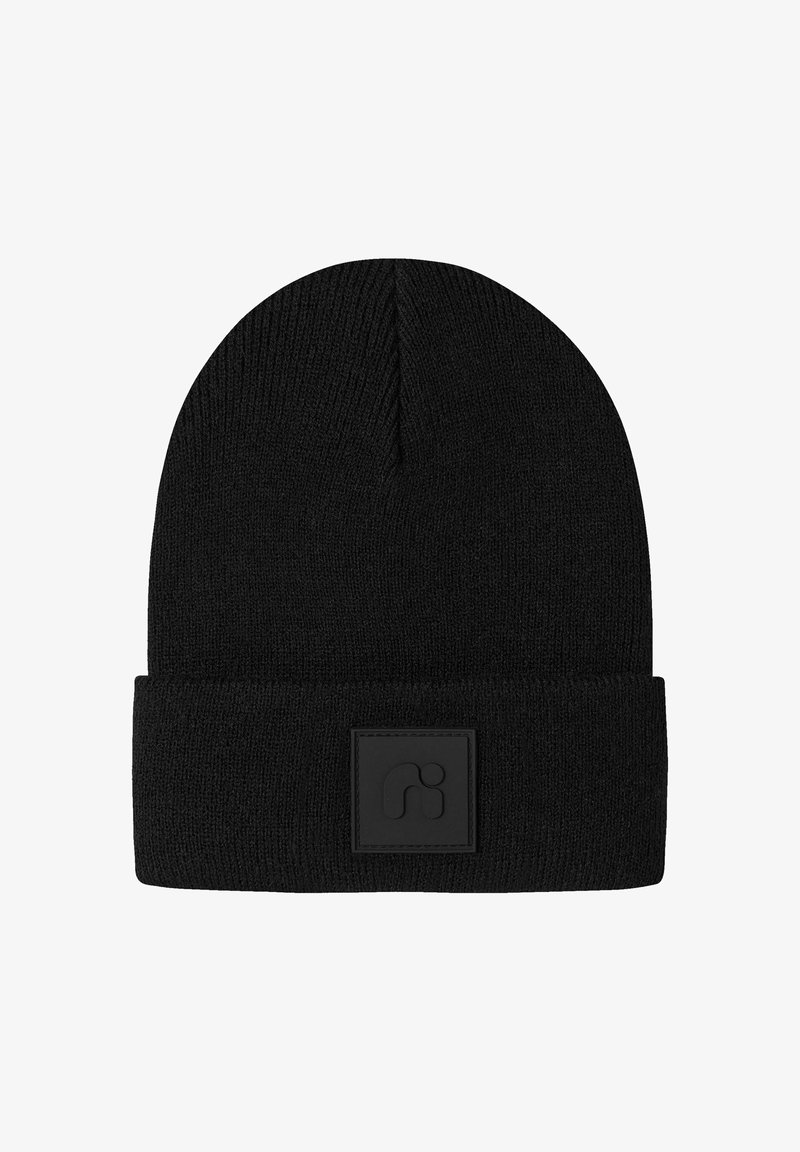 Bonnet noir en tricot avec un revers plié et un discret patch logo carré au centre devant.
