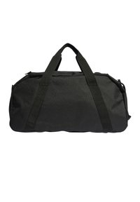 Mustav värviline duffel-kott, mis on valmistatud vastupidavast kangast, millel on kaks kindlat käepidet, tõmblukk ja lihtne, voolav disain.